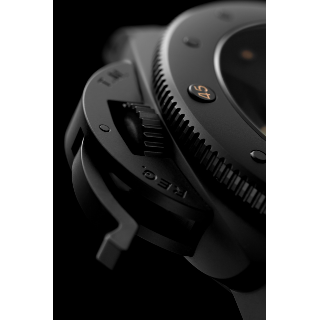 PANERAI Luminor Submersible 1950 Left-Handed 3 Days Automatic Ceramica PAM00607 Detail 2