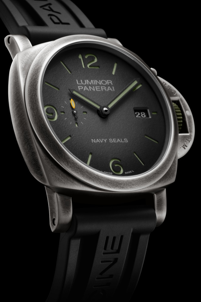 PANERAI Luminor Marina Navy SEALs PAM01412 Detail 