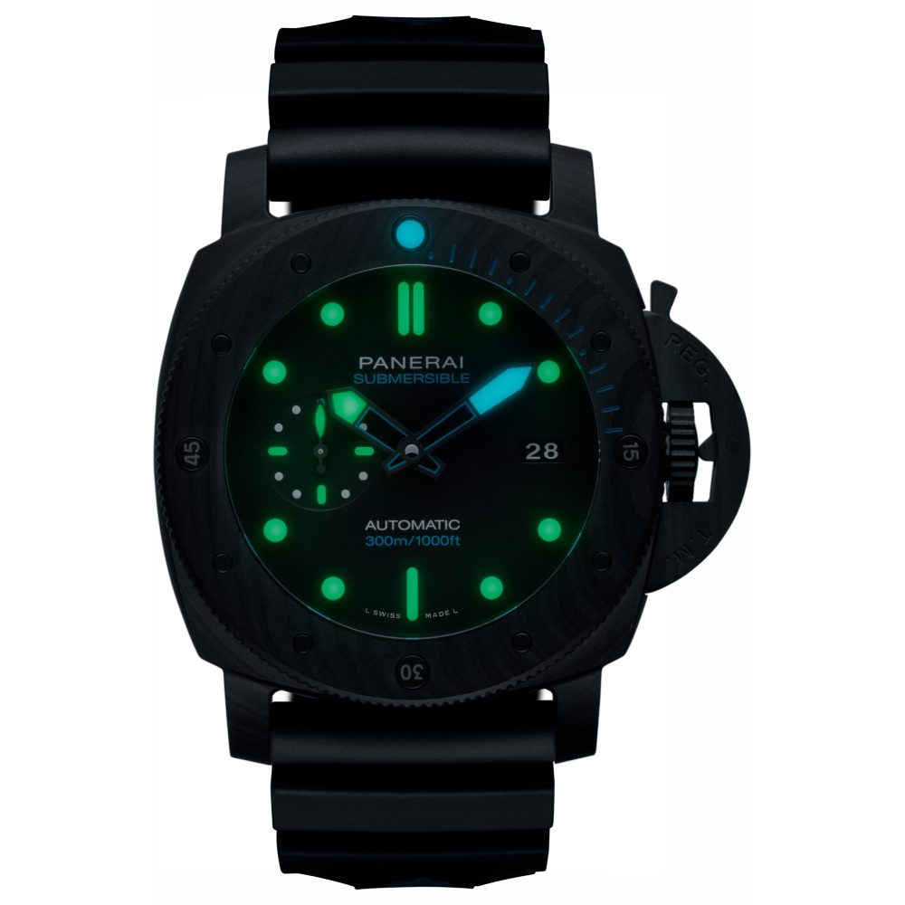 PANERAI Submersible Carbotech™ PAM02616 night view