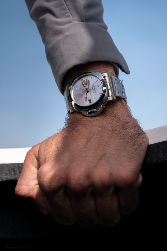 PANERAI Luminor Luna Rossa GMT PAM01791 Detail 