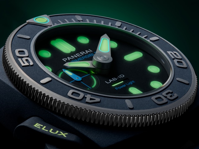 PANERAI  Submersible Elux Lab-ID  PAM01800 Detail 
