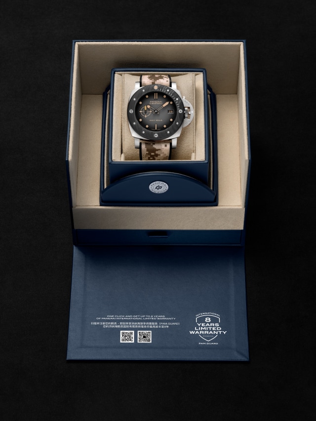 PANERAI Submersible Navy SEALs PAM01669 Detail 