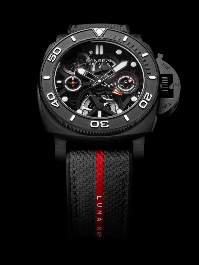 PANERAI Submersible Tourbillon GMT Luna Rossa Experience Edition PAM01405 Detail 