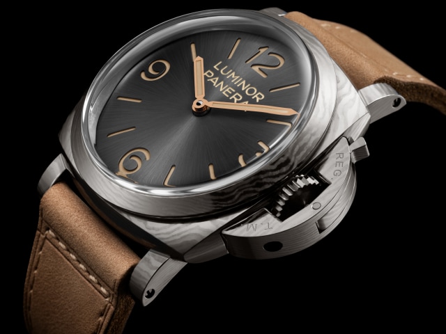 https://www.panerai.com/content/dam/rcq/pan/P1/cW/Ek/aq/SL/ax/Lm/XU/sZ/sR/ng/P1cWEkaqSLaxLmXUsZsRng.jpeg.transform.strip_component_bg_image_640.png