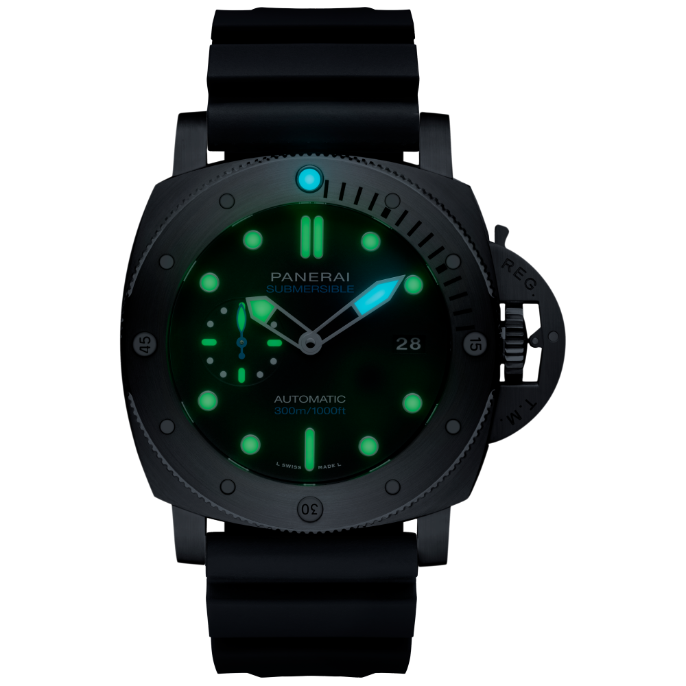 PANERAI Submersible PAM02305 night view
