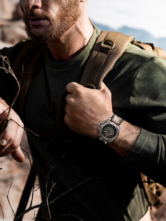 PANERAI Submersible Navy SEALs PAM01518 Detail 