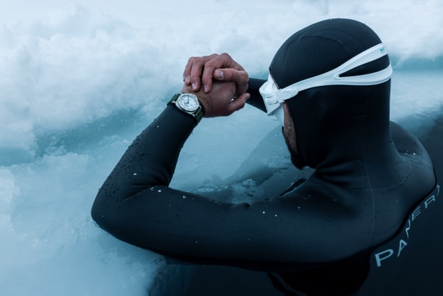 PANERAI Submersible PAM01595 Detail 10