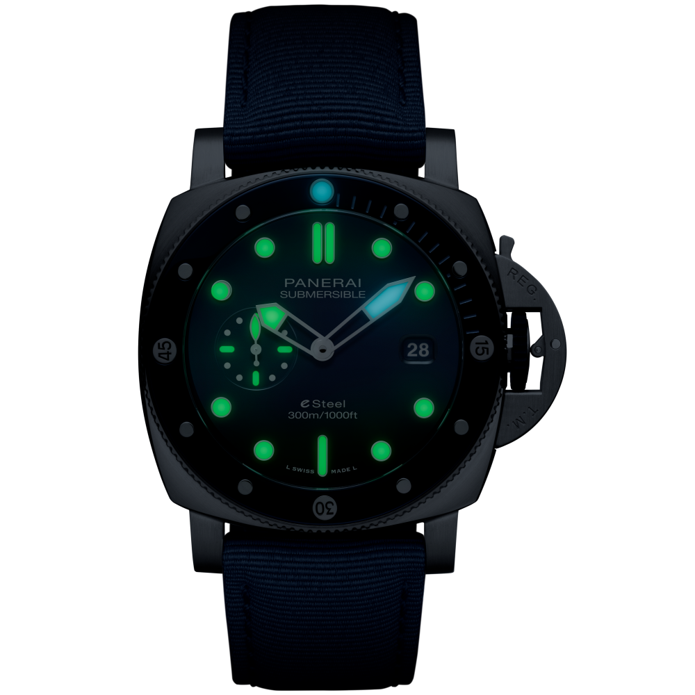 PANERAI Submersible PAM01289 night view