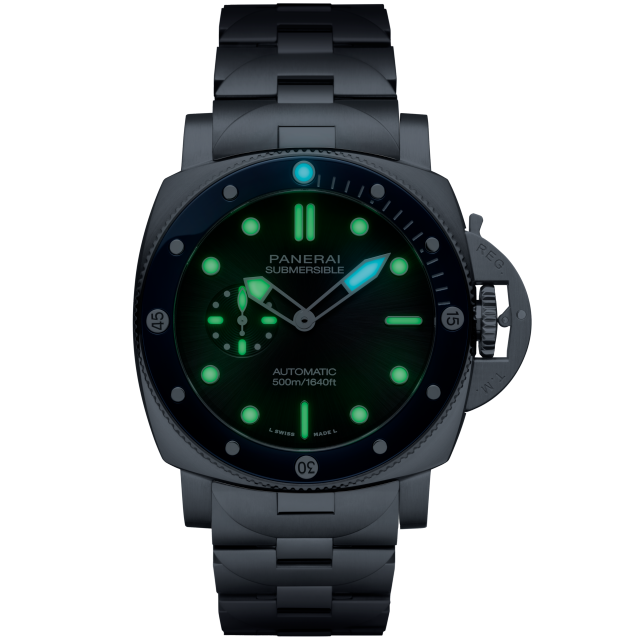 PANERAI Submersible PAM01756 night view