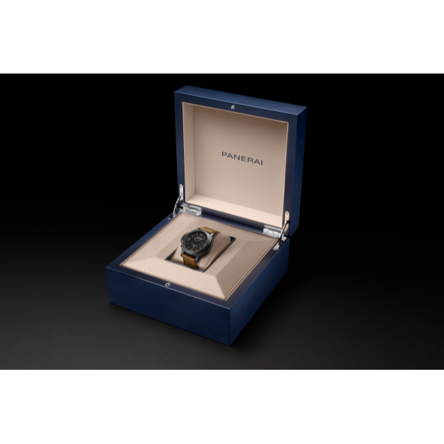 PANERAI Luminor Marina REVOLUTION PAM01708 Detail 1