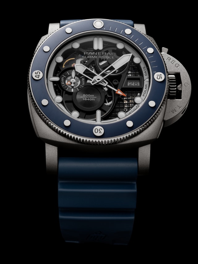 PANERAI Submersible GMT PAM01495 Detail 