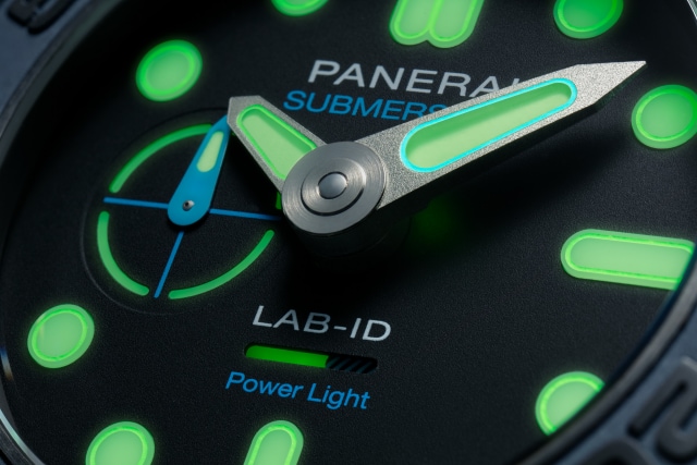 PANERAI  Submersible Elux Lab-ID  PAM01800 Detail 