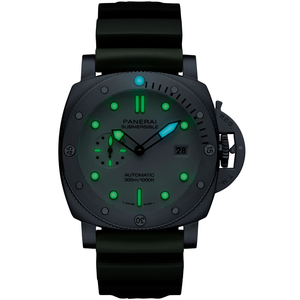 PANERAI Submersible PAM01595 night view