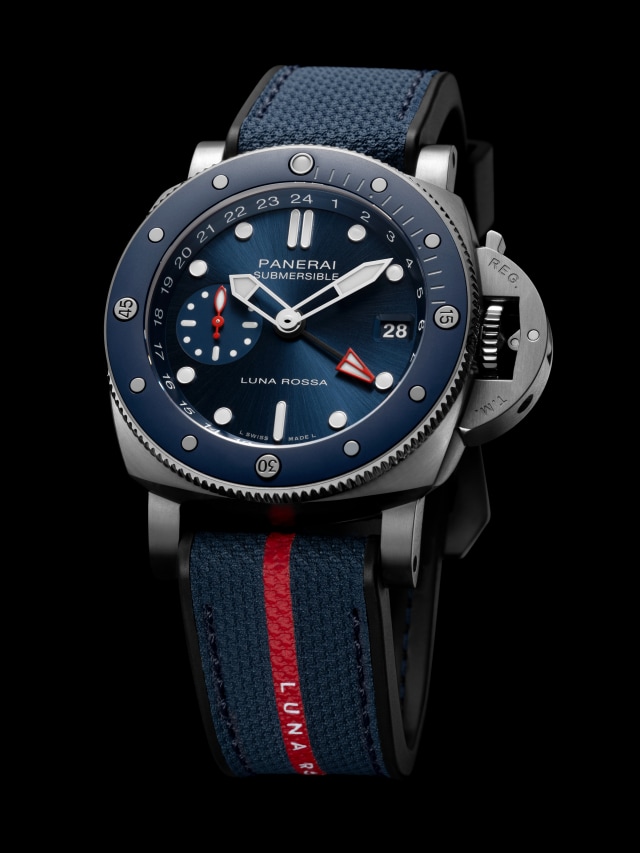 PANERAI Submersible GMT Luna Rossa Titanio PAM01507 Detail 