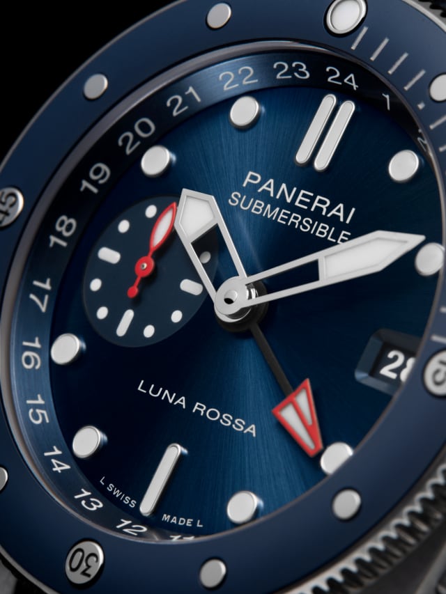 PANERAI Submersible GMT Luna Rossa Titanio PAM01507 Detail 