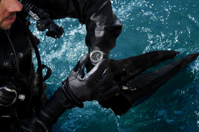 PANERAI Submersible PAM01596 Detail 6