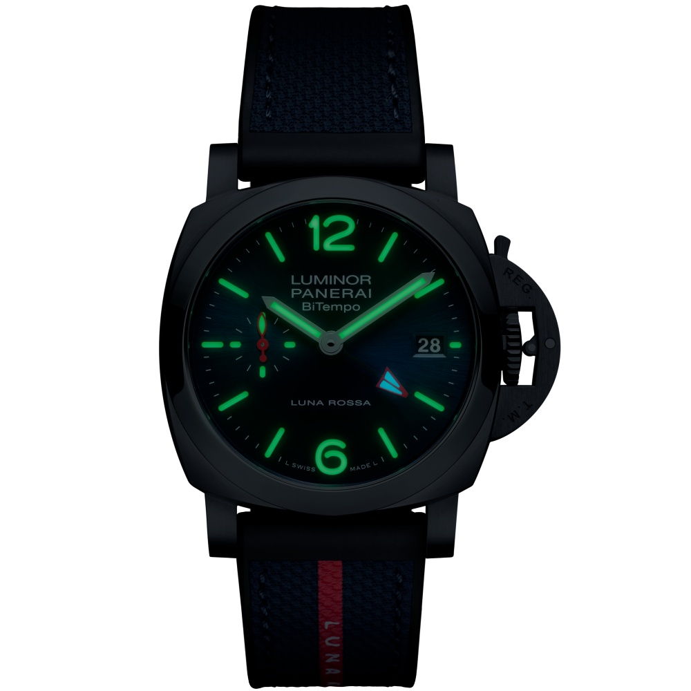 PANERAI Luminor Luna Rossa GMT PAM01404 night view