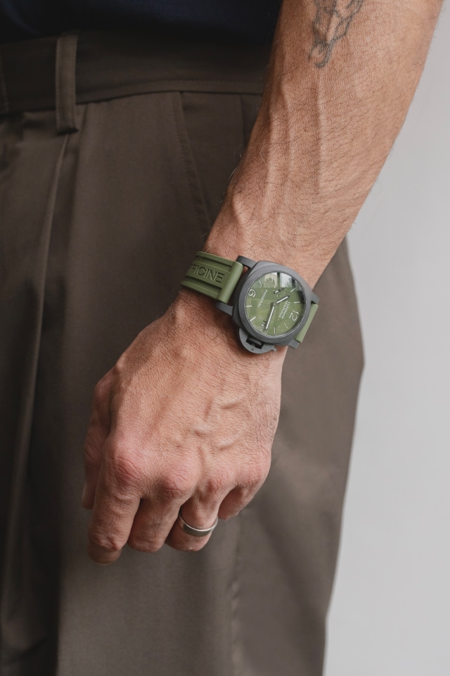 PANERAI Luminor Marina PAM01526 Detail 