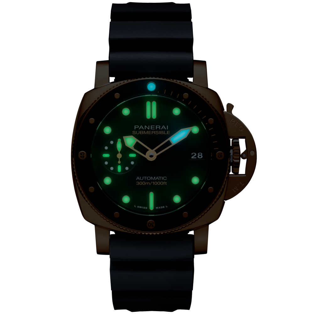 PANERAI Submersible PAM02164 night view
