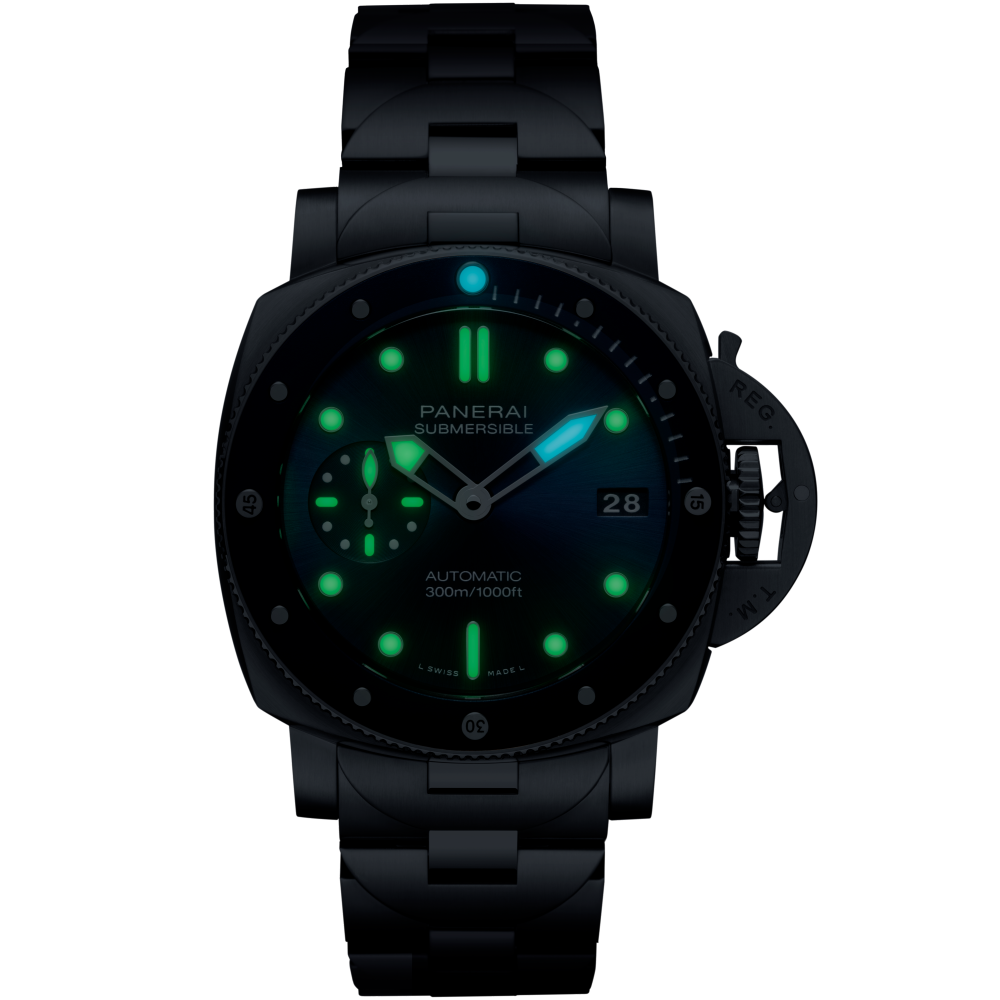 PANERAI Submersible PAM02068 night view