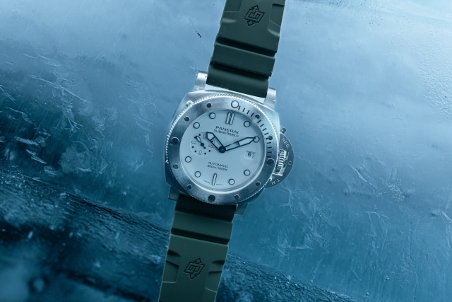 PANERAI Submersible PAM01595 Detail 5