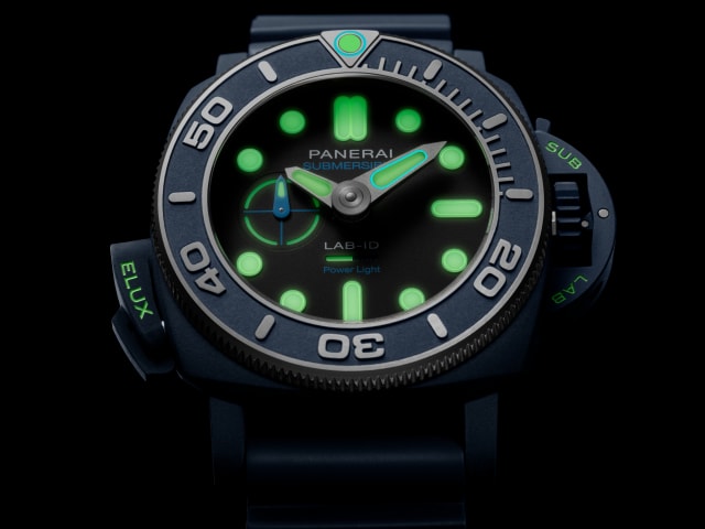 PANERAI  Submersible Elux Lab-ID  PAM01800 Detail 