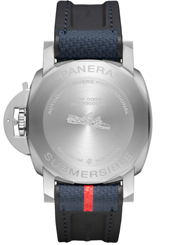 PANERAI Submersible GMT Luna Rossa Titanio PAM01507 Detail 