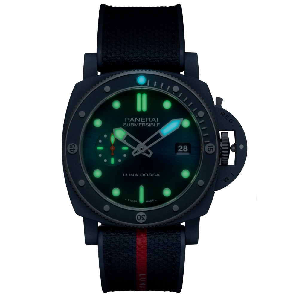 PANERAI Submersible Luna Rossa PAM01466 night view