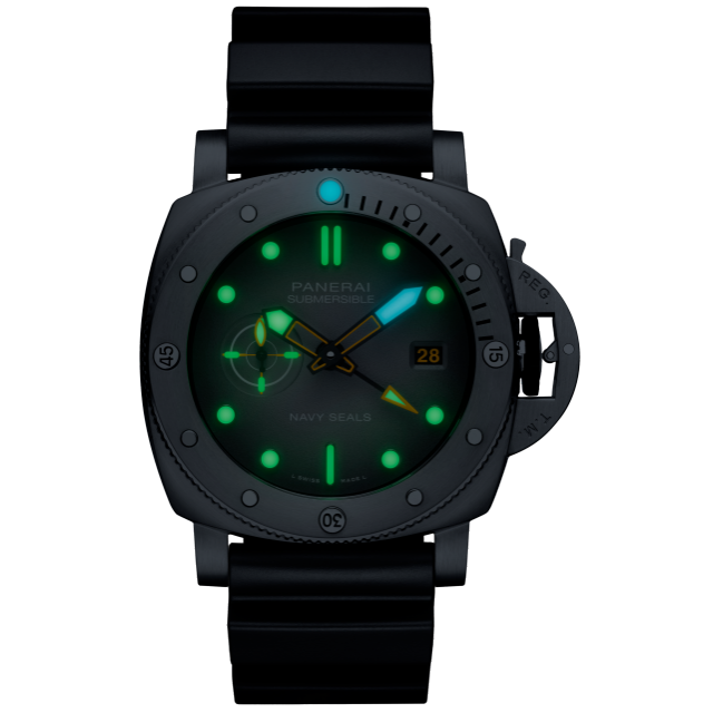 PANERAI Submersible GMT Navy SEALs PAM01323 Night view