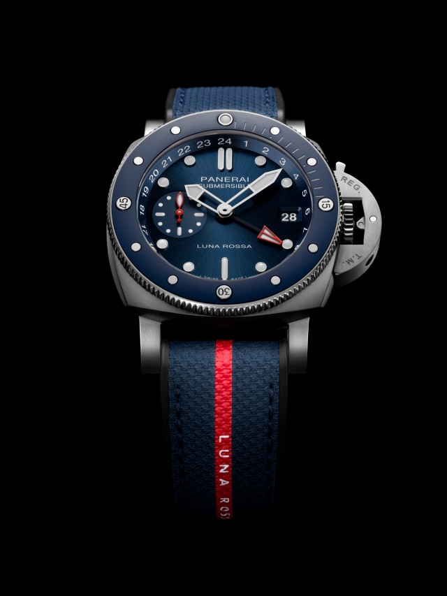 PANERAI Submersible GMT Luna Rossa Titanio PAM01507 Front 4