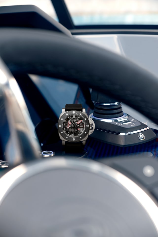 PANERAI Submersible S Brabus PAM01403 Detail 