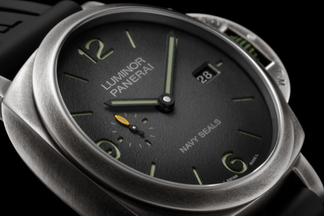 PANERAI Luminor Marina Navy SEALs PAM01412 Detail 