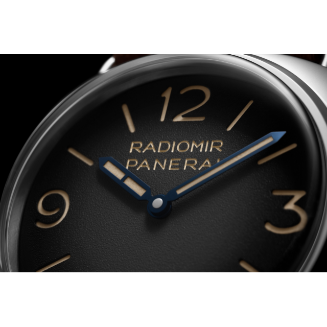 PANERAI Radiomir Tre Giorni PAM01334 Detail 1