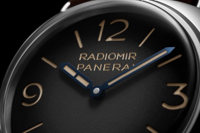 PANERAI Radiomir Tre Giorni PAM01334 Detail 
