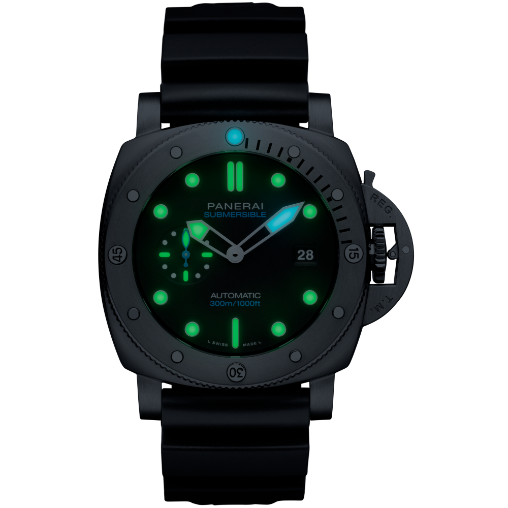 PANERAI Submersible PAM01596 night view