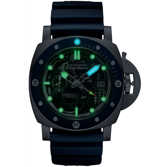 PANERAI Submersible GMT PAM01495 night view