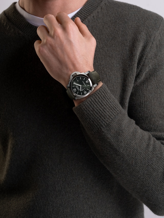 PANERAI Luminor Marina PAM03325 Detail 