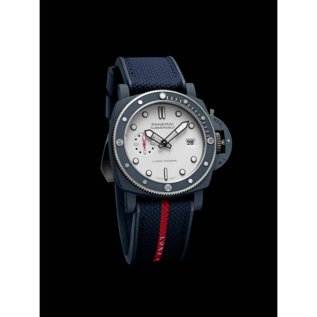 PANERAI Submersible QuarantaQuattro Luna Rossa Ti-Ceramitech™ PAM01543 Detail 3
