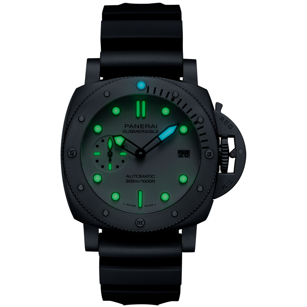 PANERAI Submersible PAM01590 night view