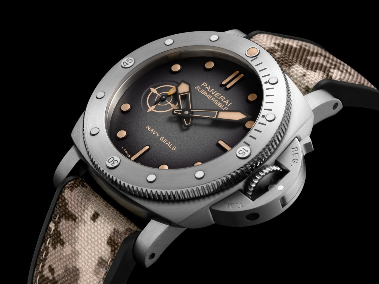 PANERAI Submersible Navy SEALs PAM01518 Detail
